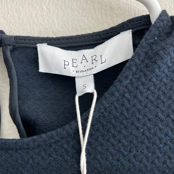 NWT Pearl by Lela Rose Textured Jersey Flutter Sleeve Navy Top Size Small - Picture 6 of 7